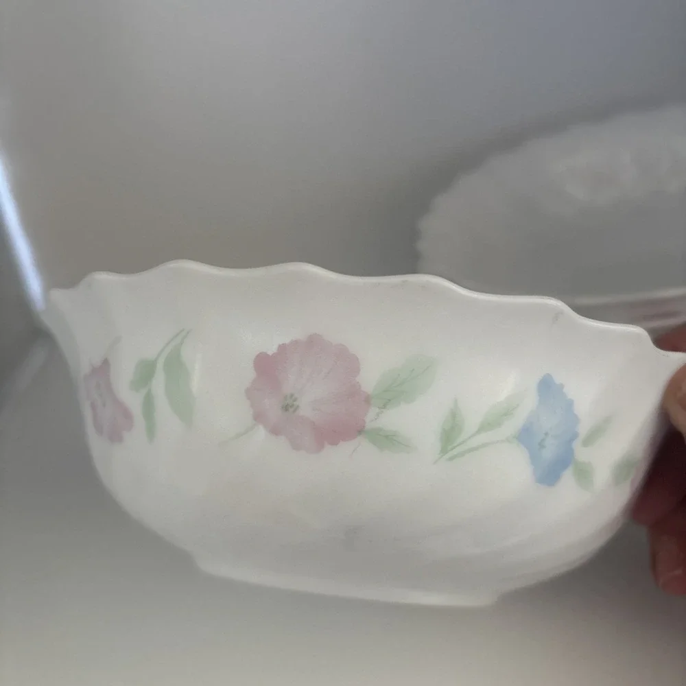 5 CHLOE by Arcopal France Floral Milk Glass Pastel Scalloped Soup Cereal Bowls